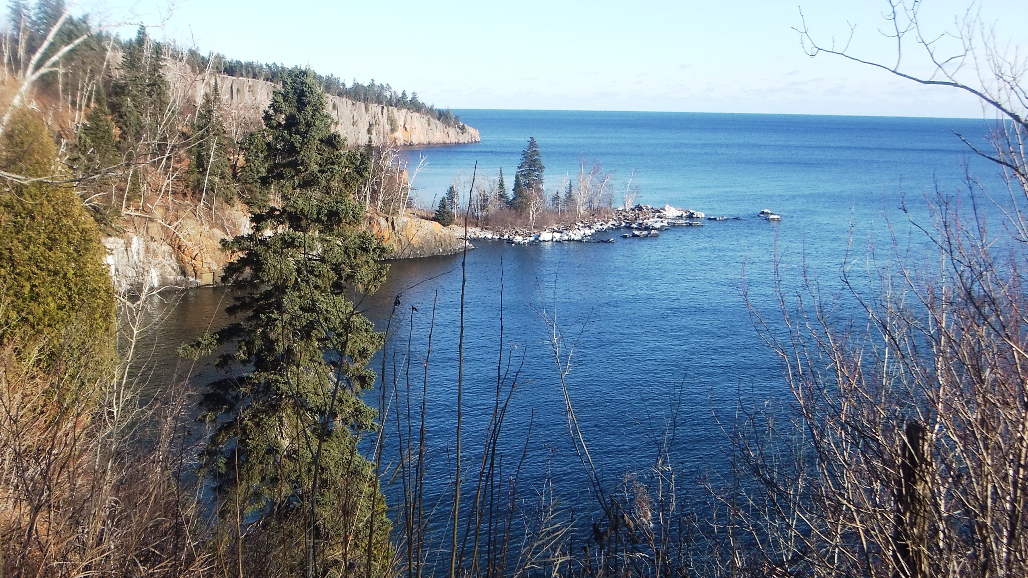 Lake Superior shoreline scene 